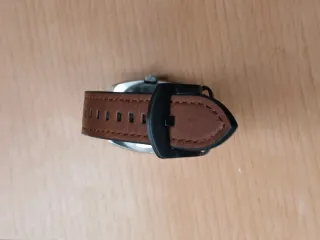 Reloj Titan Automático Marrón