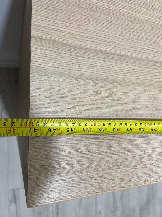 Aparador de madera y ratán