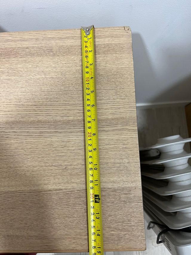 Aparador de madera y ratán