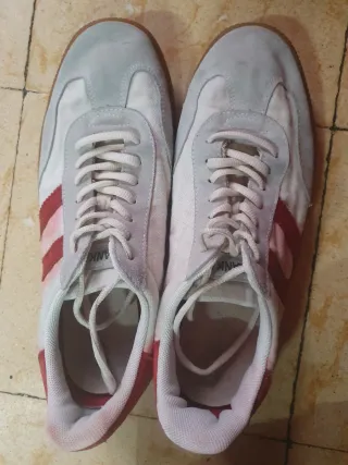 Zapatillas deportivas hombre grises y rojas