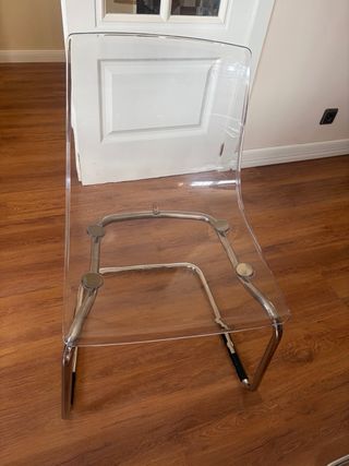 Mesa Comedor Blanca y 6 Sillas Transparentes