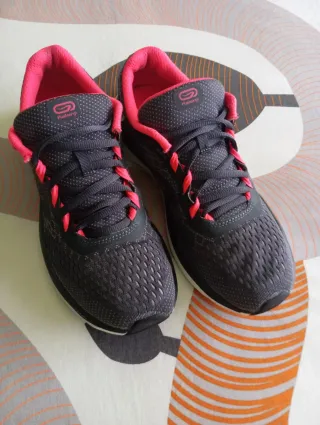 DEPORTIVAS KALENJI. TALLA 39