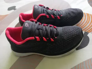 DEPORTIVAS KALENJI. TALLA 39