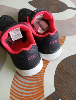 DEPORTIVAS KALENJI. TALLA 39