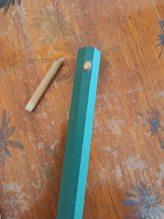 Botellero de madera verde