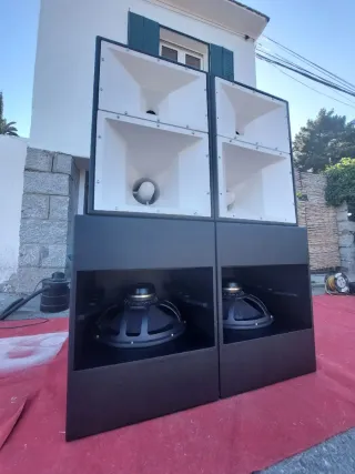 FABRICACIÓN DE EQUIPOS DE SONIDO PROFESIONALES