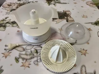 Exprimidor Eléctrico Taurus TG600