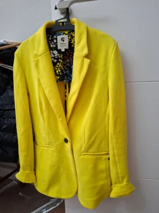 Americana Garcia amarilla Talla M