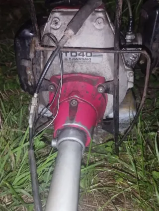 Kawasaki TD40 Desbrozadora