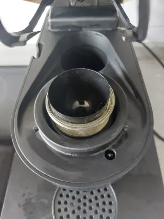 Cafetera Nespresso Krups Vertuo + guardacápsulas