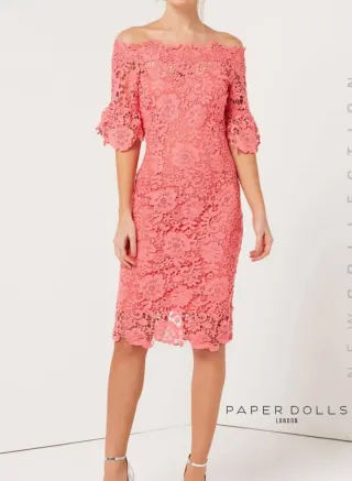 Vestido de fiesta rosa encaje