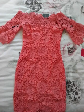 Vestido de fiesta rosa encaje