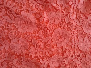 Vestido de fiesta rosa encaje