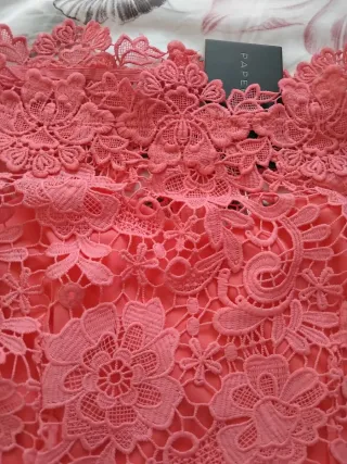 Vestido de fiesta rosa encaje