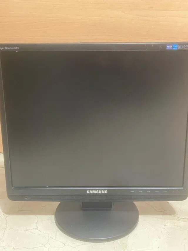 Monitor Samsung SyncMaster 943 con altavoz