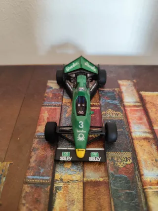 Réplica Coche Fórmula 1 Tyrrel 012 de 1983. RBA