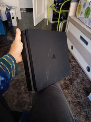 PS4 SLIM 1TB