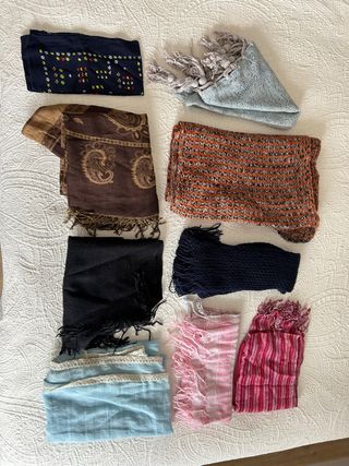 Lote de pañuelos y bufandas