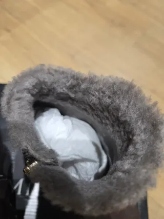 Botines de piel Miezko con hebilla y tachuelas