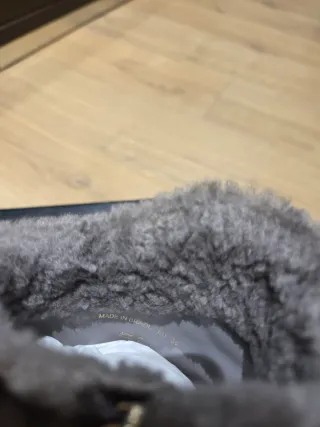 Botines de piel Miezko con hebilla y tachuelas