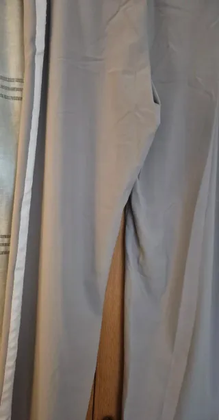 Pantalón ancho gris banda blanca