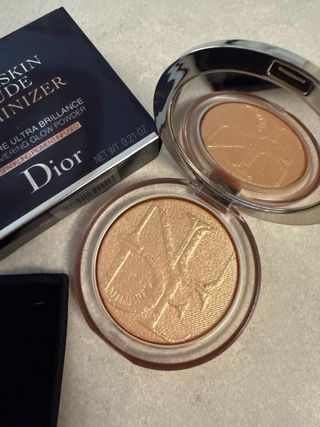 Dior Diorskin Nude Luminizer Polvo Dorado