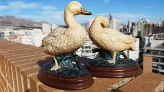 Due antiche statue. Fabbricate a metà del secolo scorso.