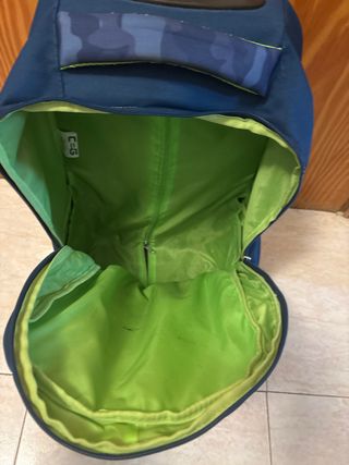 Mochila Spirit con ruedas,defecto tira te gastada