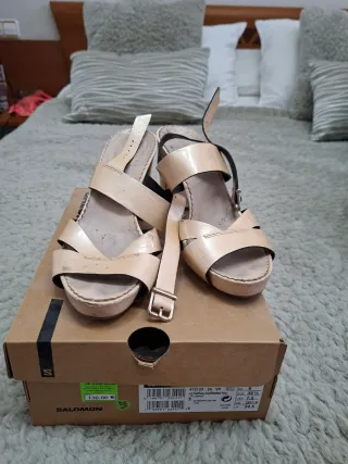 Sandalias Salomon Beige/Negro Talla 37.5