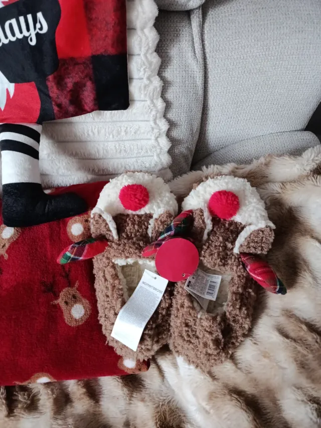 Pack Natal: Manta, Chinelos e Capa de Almofada