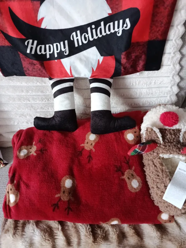 Pack Natal: Manta, Chinelos e Capa de Almofada