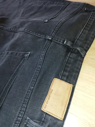 Pantalón vaquero negro