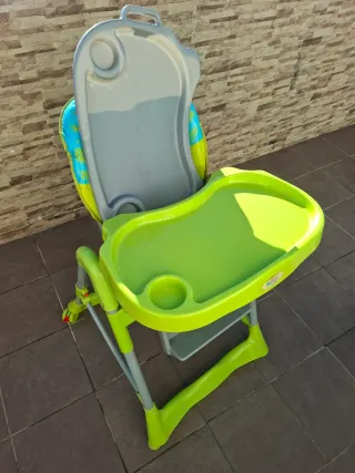 Trona bebé color verde y gris