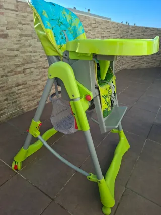 Trona bebé color verde y gris