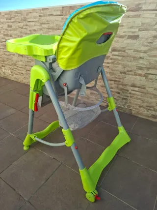 Trona bebé color verde y gris