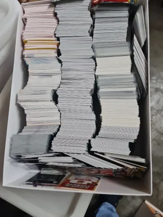 Caja de cromos de fútbol coleccionables