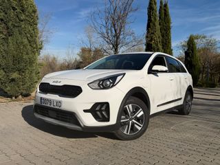 Kia Niro 1.6 GDi PHEV 104kW (141CV) Concept