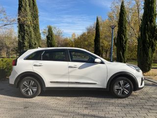 Kia Niro 1.6 GDi PHEV 104kW (141CV) Concept