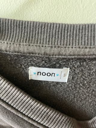 Sudadera gris de chica noon