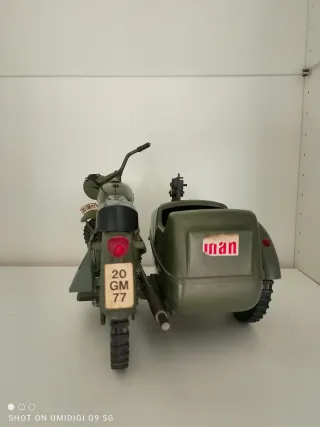 Moto Geyperman con Sidecar