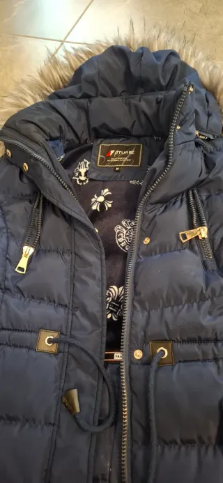 Parka larga azul marino con capucha mujer