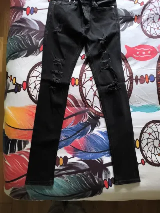 Pantalones vaqueros Jack & Jones negros rotos