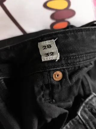 Pantalones vaqueros Jack & Jones negros rotos