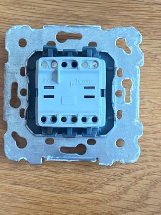 Interruptor/es conmutador/es doble gris