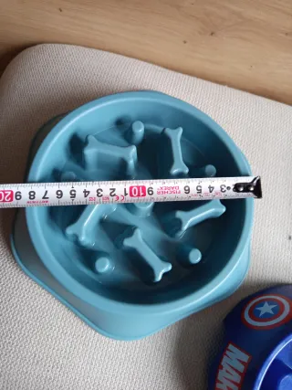 Cibo e bevande anti-voracità per cani