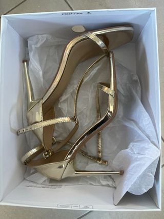 Tacones Guess Dorados Talla 39 Marciano