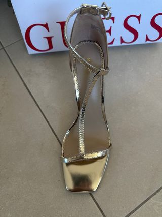Tacones Guess Dorados Talla 39 Marciano