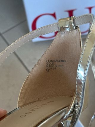 Tacones Guess Dorados Talla 39 Marciano