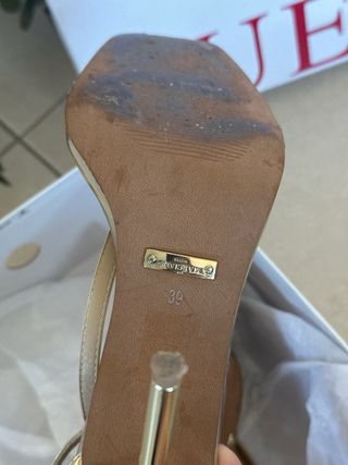 Tacones Guess Dorados Talla 39 Marciano