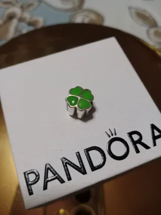 Charm Trébol Pandora Plata y Verde